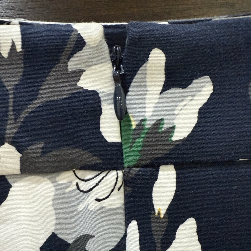 Ann Taylor Factory Floral Pencil Skirt - Navy and White - Picture 7 of 8